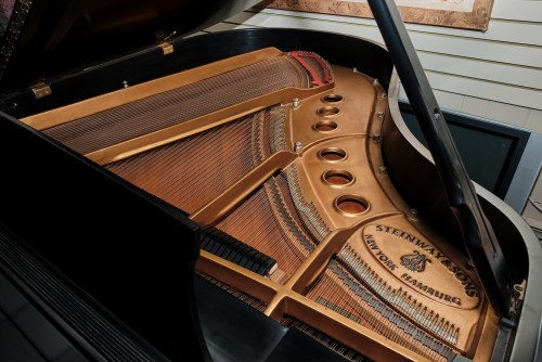 (SOLD)Steinway Grand Piano 1982 Model M Satin Ebony 5'7