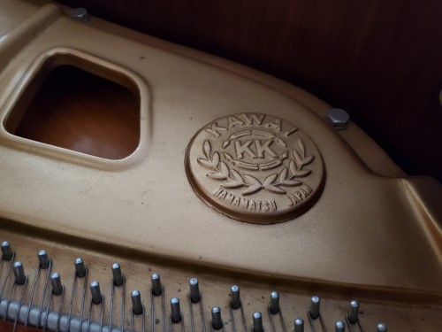 (SOLD)Kawai Grand Piano Walnut 5'10