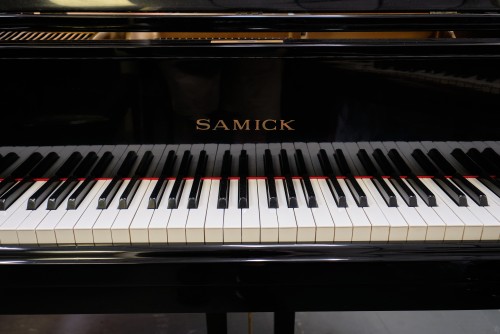 (SOLDTO YAN LI) SAMICK Ebony Gloss Grand Piano 5'8