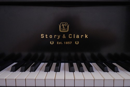 (SOLD) Story & Clark Grand Piano 5'6