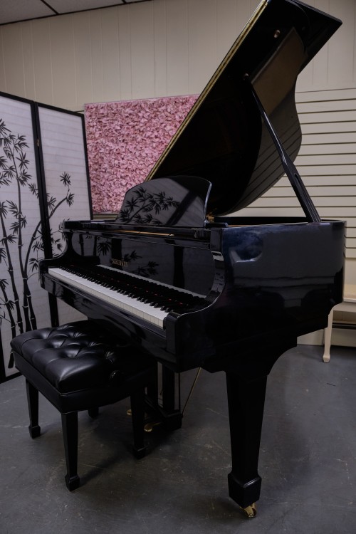 Schumann High Gloss Ebony Baby Grand Piano 5'2