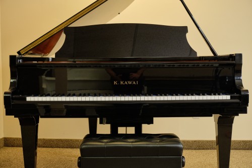 (SOLD Congratulations Mrs. Kim) Kawai Grand Piano KGE3 6'1