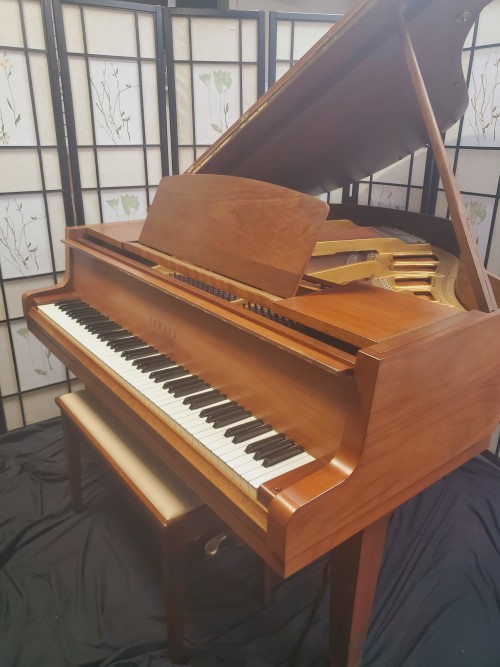 Yamaha Baby Grand Piano GH1 5'3