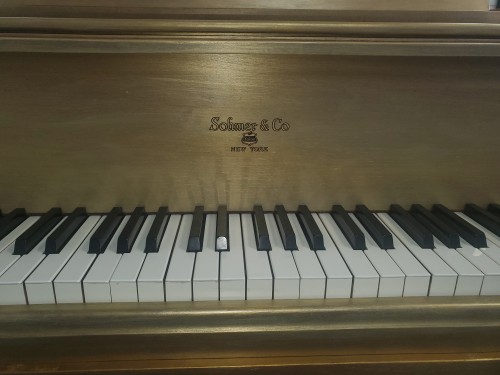 Gold Piano 