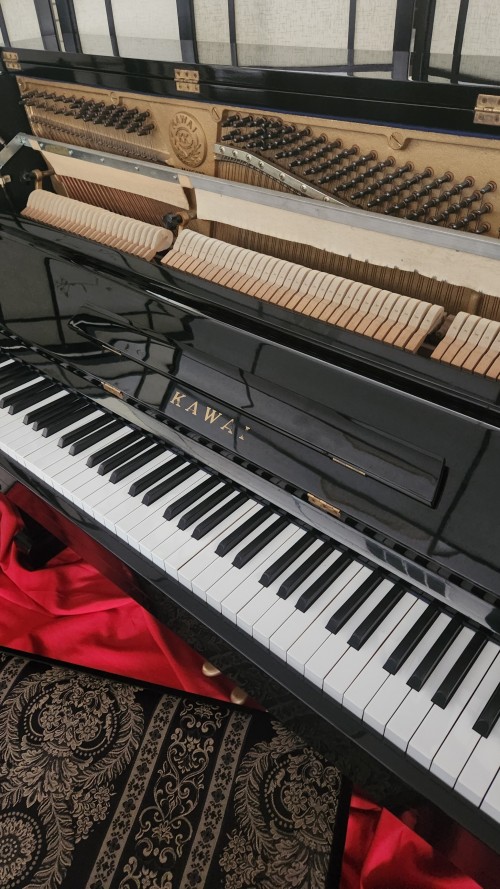 Kawai Upright Piano KST-3 Ebony Gloss Piano $1995
