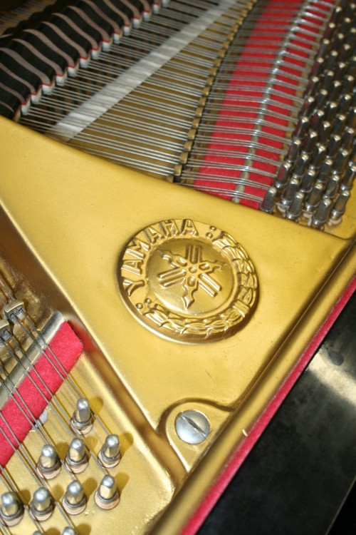 (SOLD) Yamaha Grand Piano G2 5'8' Ebony Gloss