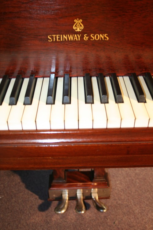 Steinway Grand Piano Model M Excellent Rebuilt/Refinished New strings/Pins/refinished (SOLD)
