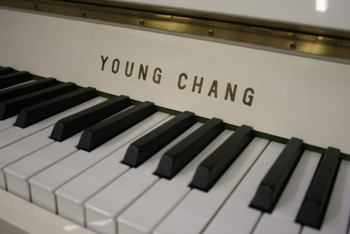 (SOLD) White Gloss Upright Console Piano Young Chang