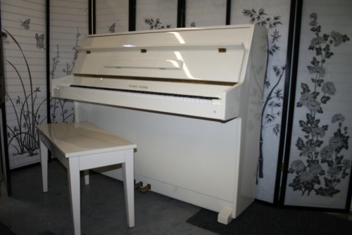 (SOLD) White Gloss Upright Console Piano Young Chang