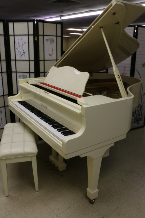 (SOLD) White Gloss Grand Piano Schumann by Samick 5'8