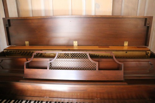 Yamaha Console Piano Pretty Walnut Low Mileage (SOLD)