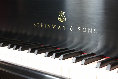 (SOLD) Steinway B 2004 Showroom Condition, (VIDEO HERE) one owner, very lightly played (SOLD)