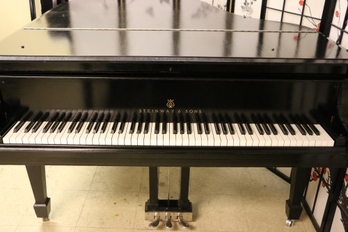 (SOLD) BLOWOUT SALE! Pre-owned Used Steinway M  Ebony Semi-gloss for  NYC NJ CT & Nationwide & Worldwide 1918 (VIDEO) Refinished/Restored
