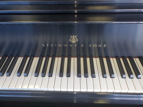 (SOLD) Steinway M Grand Piano 5'7